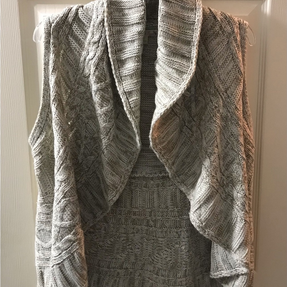 NWOT Boutique Cable Knit Sweater Vest